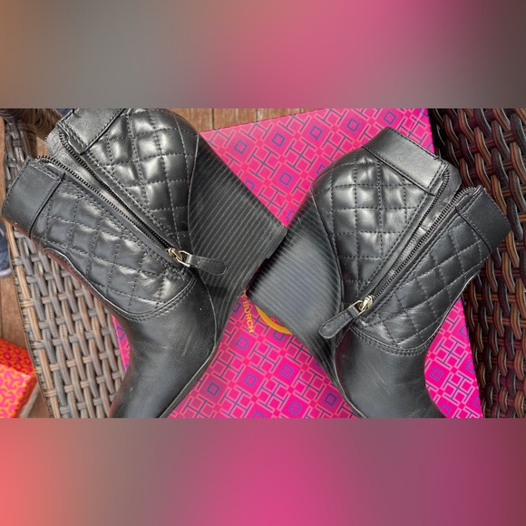 Tory Burch genuine leather in/out quilted booties golden logo 100mm wedge EUC - Picture 8 of 16